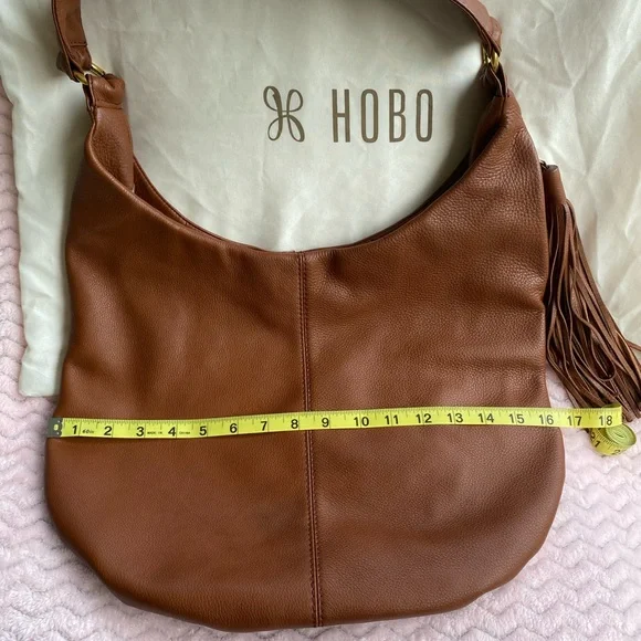 HOBO Gardner Saddle Tan Leather with Tassel - Picture 7 of 8